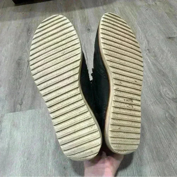 Crevo Men’s Boardwalk Black Leather Chukka Boots - Picture 4 of 7